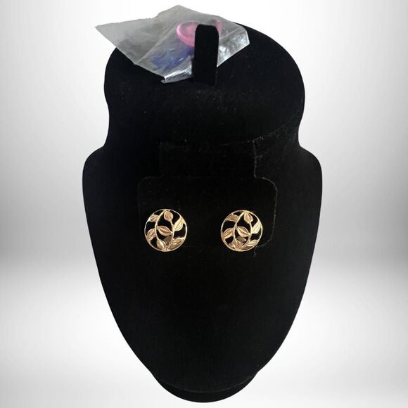 Vintage 1981 Convertible Floral Clip Earrings - Wear 3 Ways - Avon Signed - NIB - Picture 3 of 5